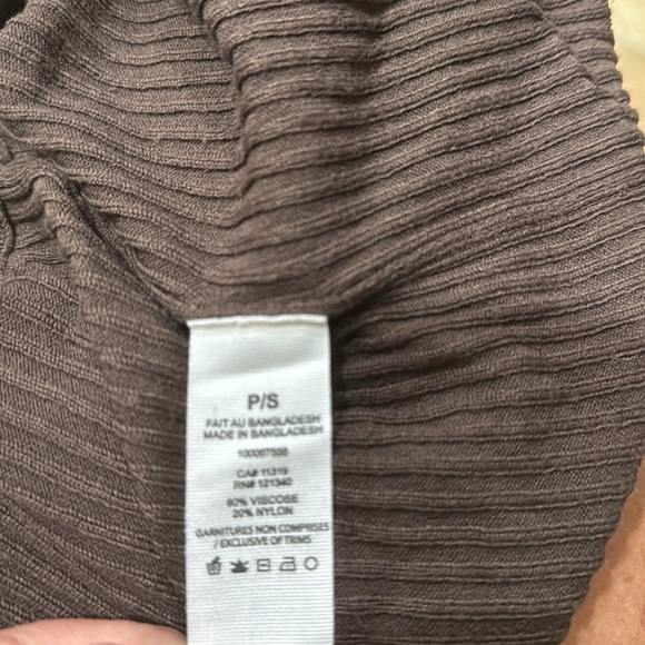 Garage brown/tan top, size S, worn once, like new condition. - Picture 6 of 6